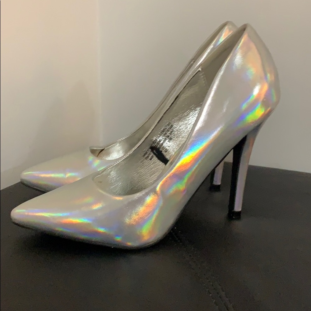 NWOT holographic club couture shoes size 8